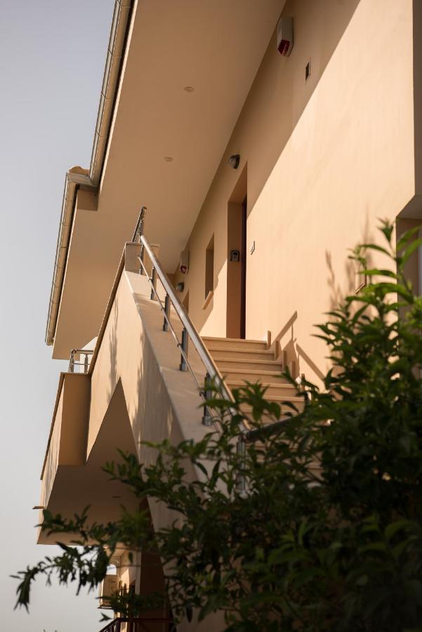 Akrotiri Sea View Suites 외부 사진